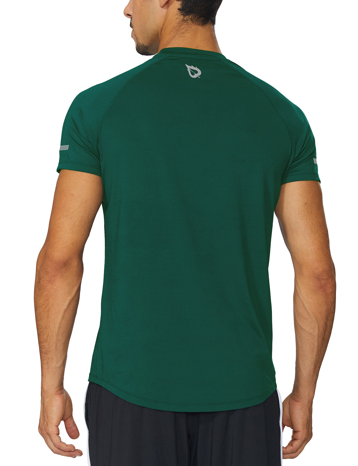 Men's dark green short-sleeve running shirt with reflective details and ergonomic seams.